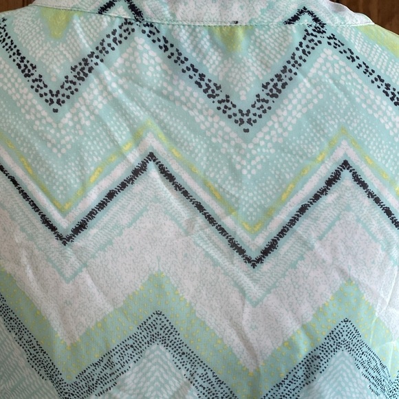 A. Byer Women’s Blouse - Picture 6 of 7